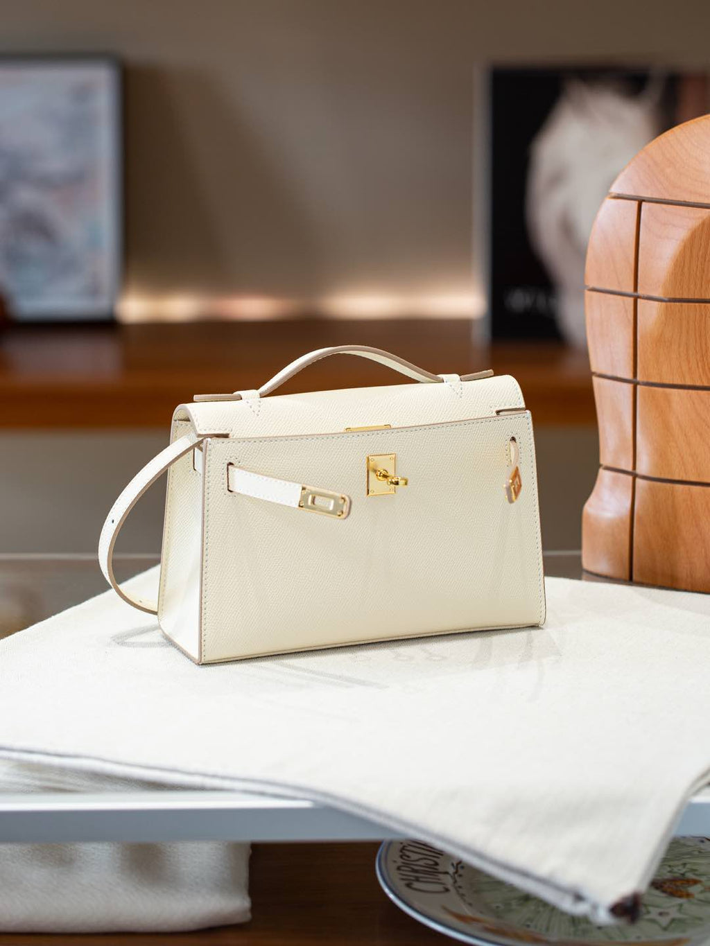 B1R66A7 Popular leather bag