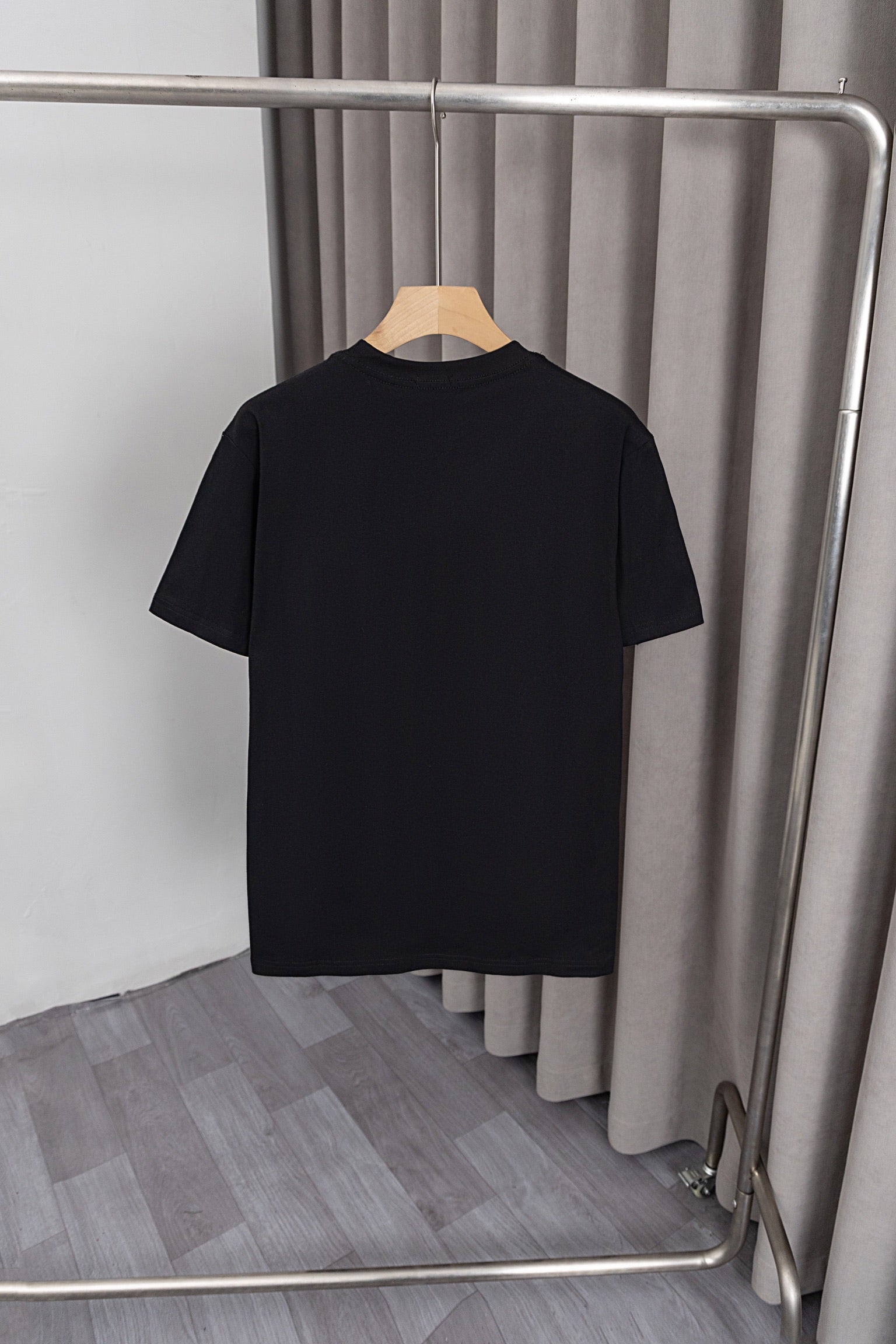 U1W25A12  Popular T-shirts
