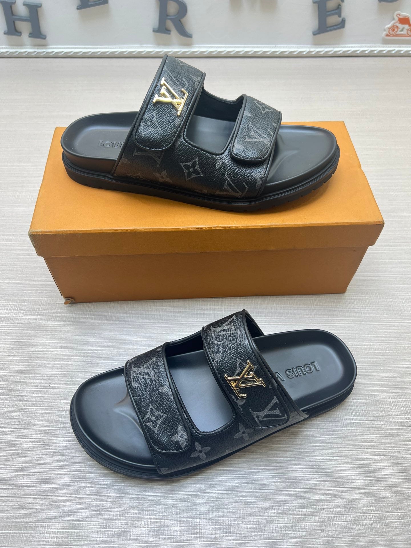 Z5ZE11 Popular slippers