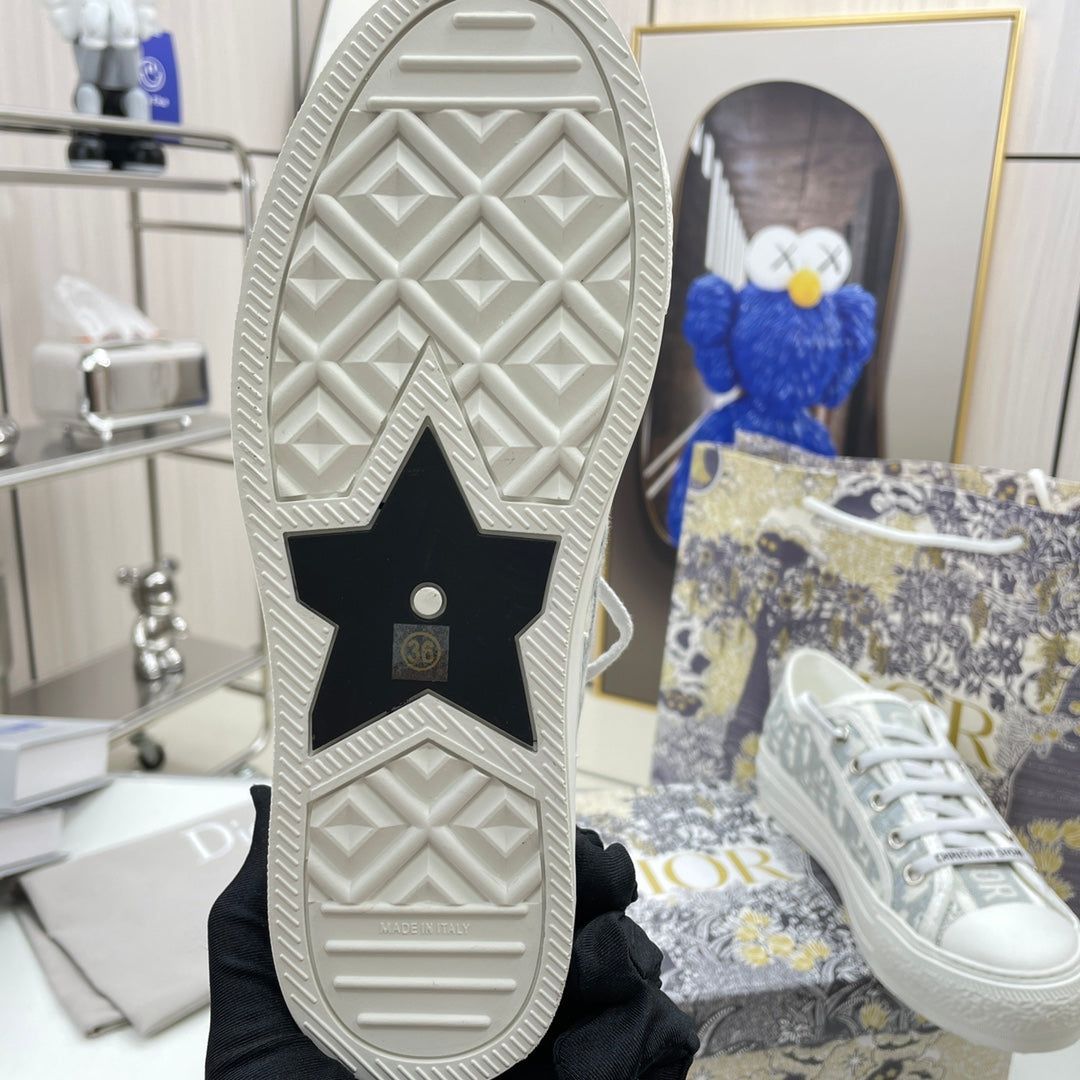 Z1XD65 Popular shoes