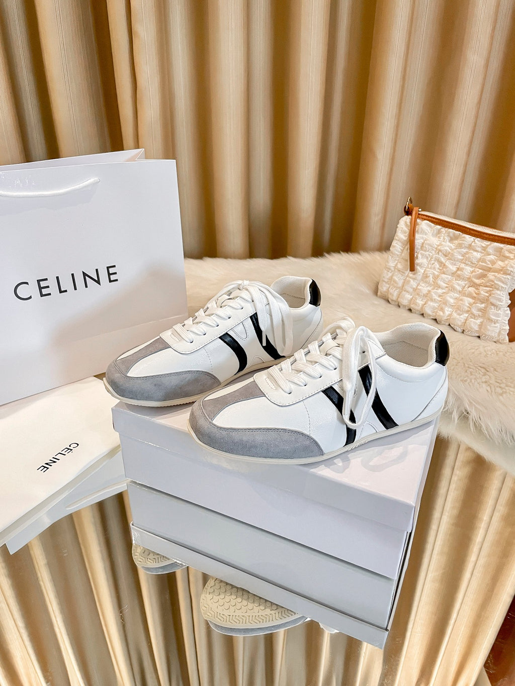 Z1N285N2  Popular sneakers
