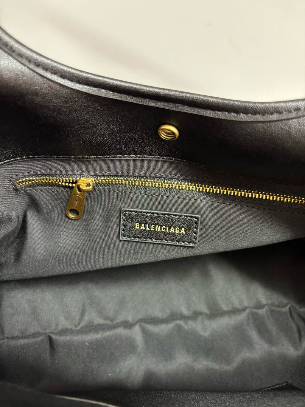 B1P46J143 Popular leather bags