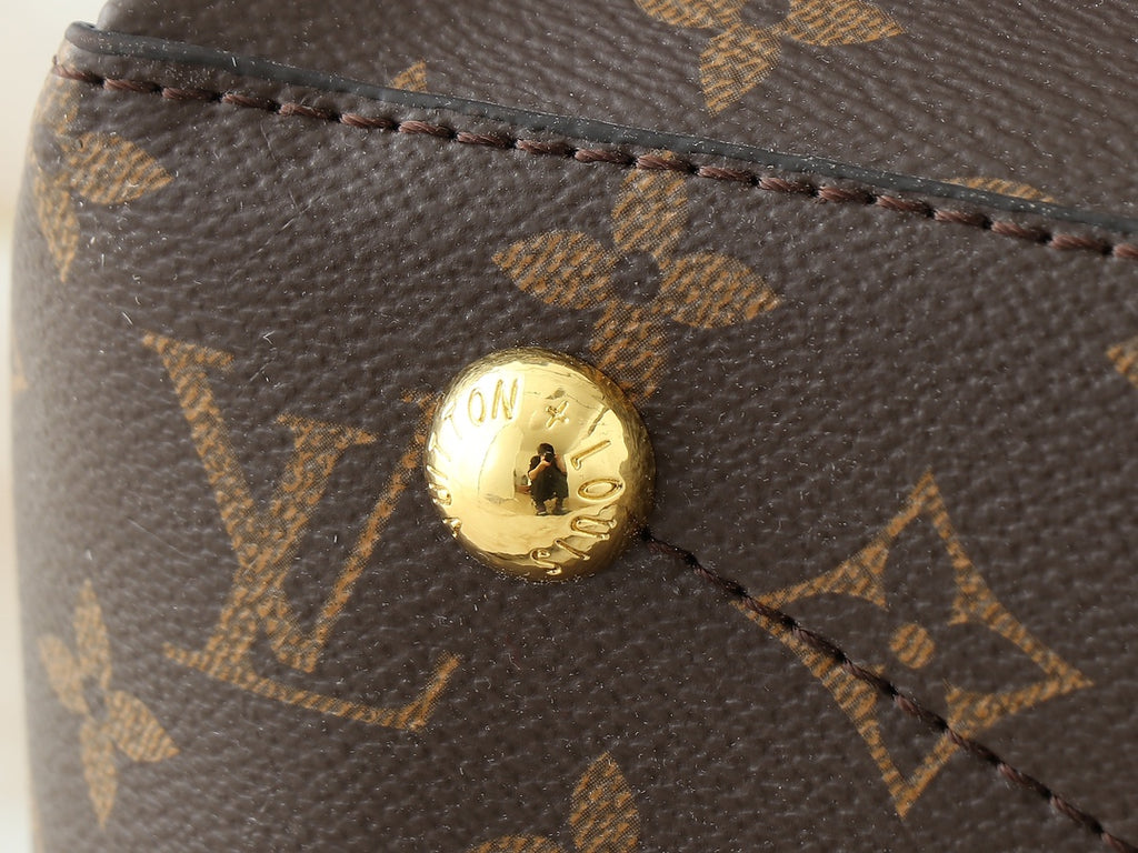 B1W35E115 Popular leather bag