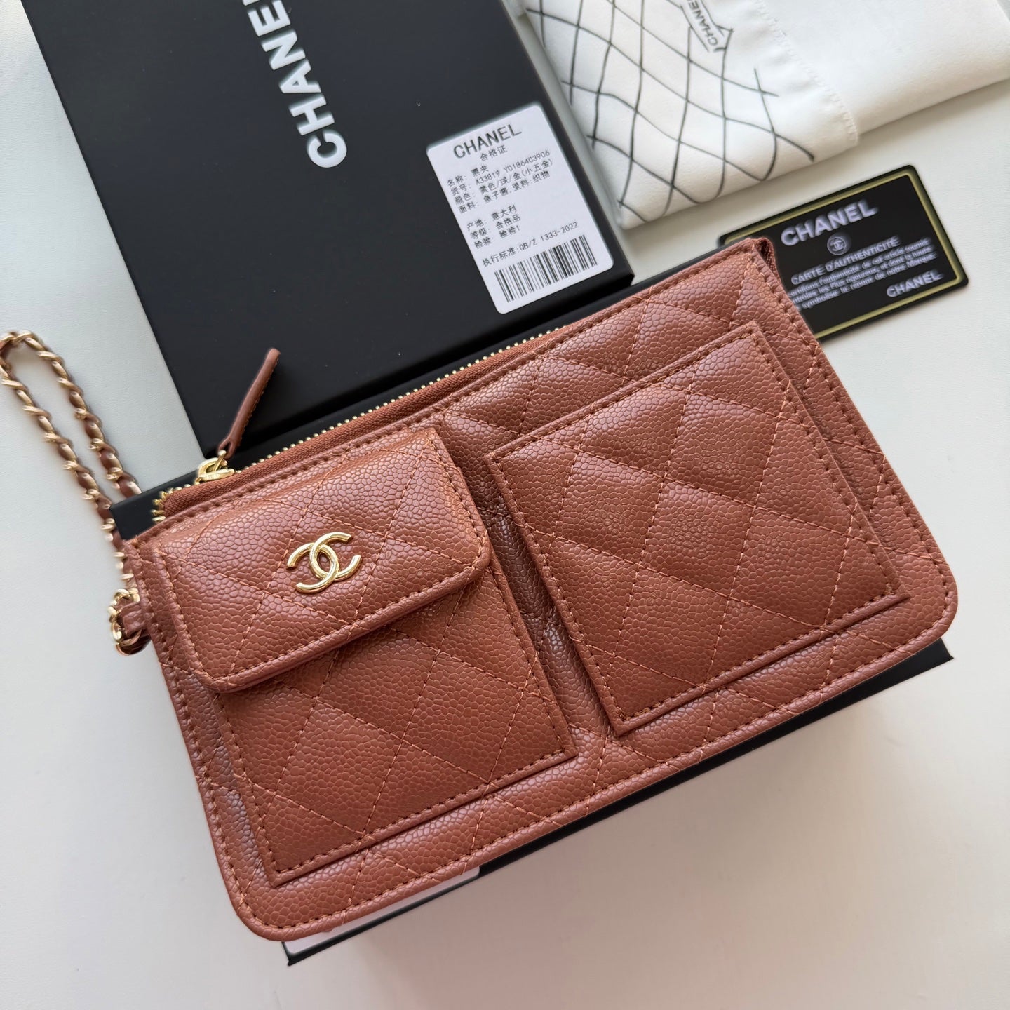 B1P46C22 Popular leather bag