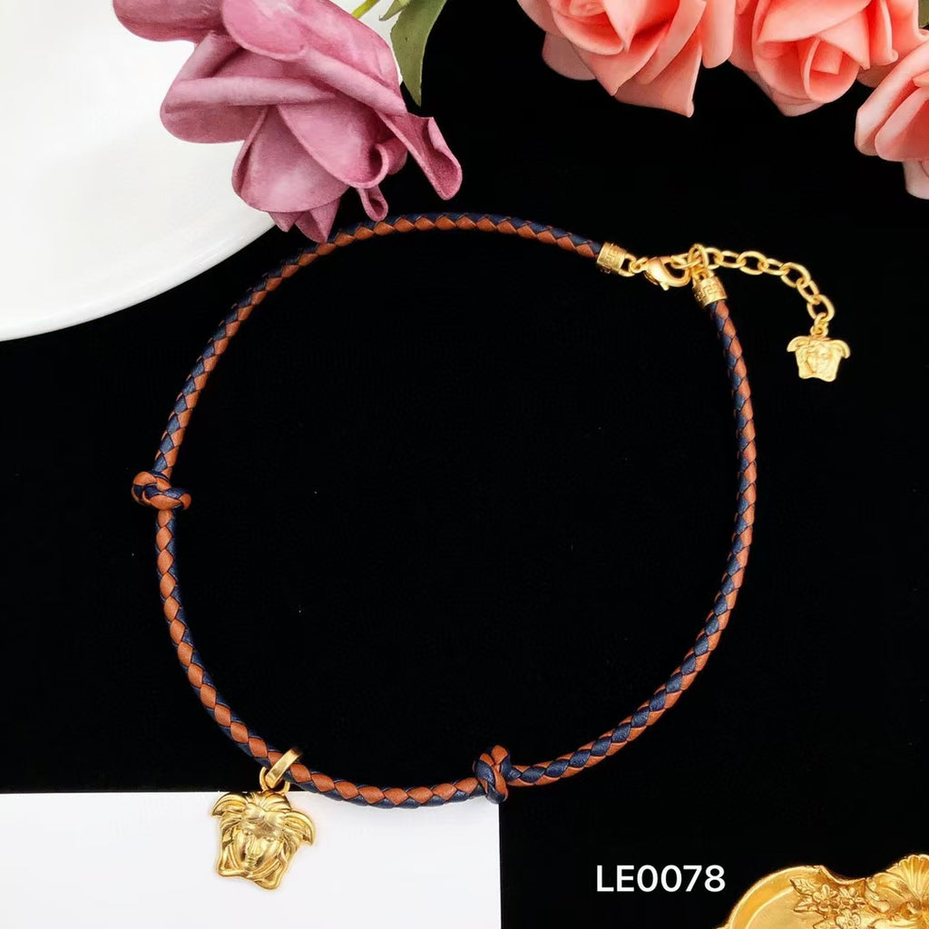 X1Q85V139X Popular Necklace. Bracelets