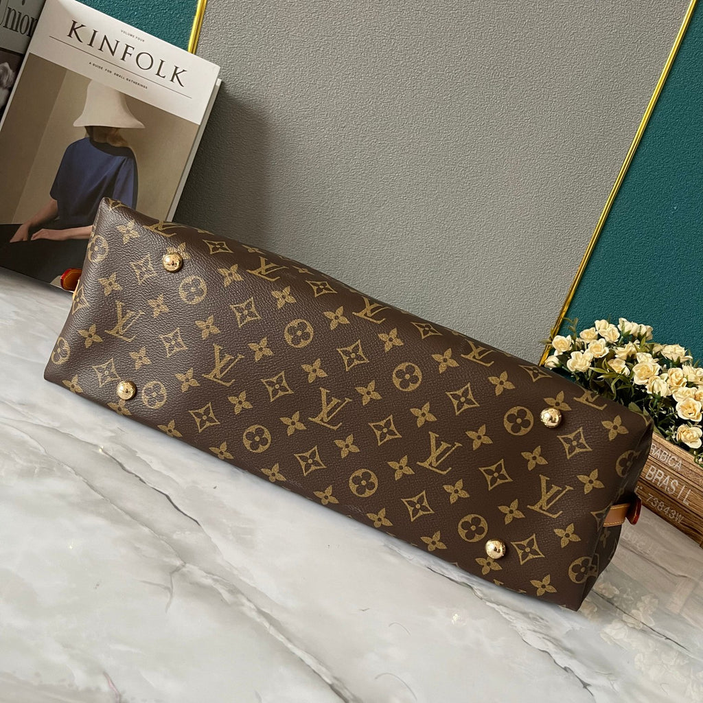B12X34E277 Popular  leather bag 
