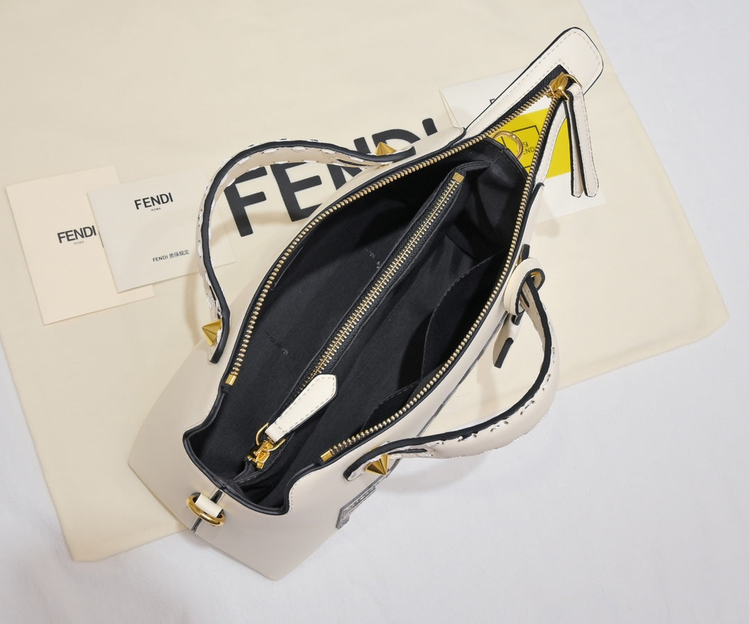 B12X43F131 Popular leather bag 