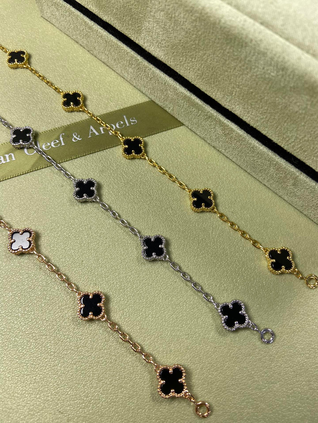 X5X94VA183K  Popular bracelets 6 flowers mini size 0.9cm flower