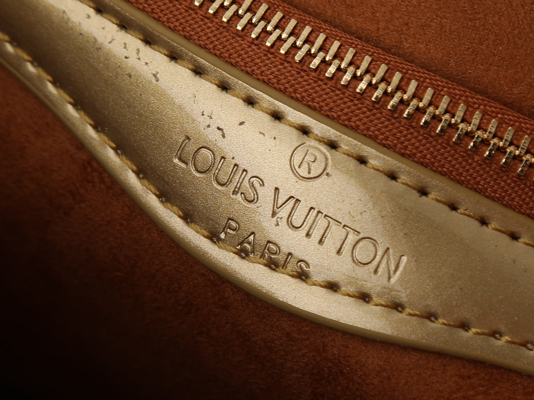 B1P36E41 Popular leather bag