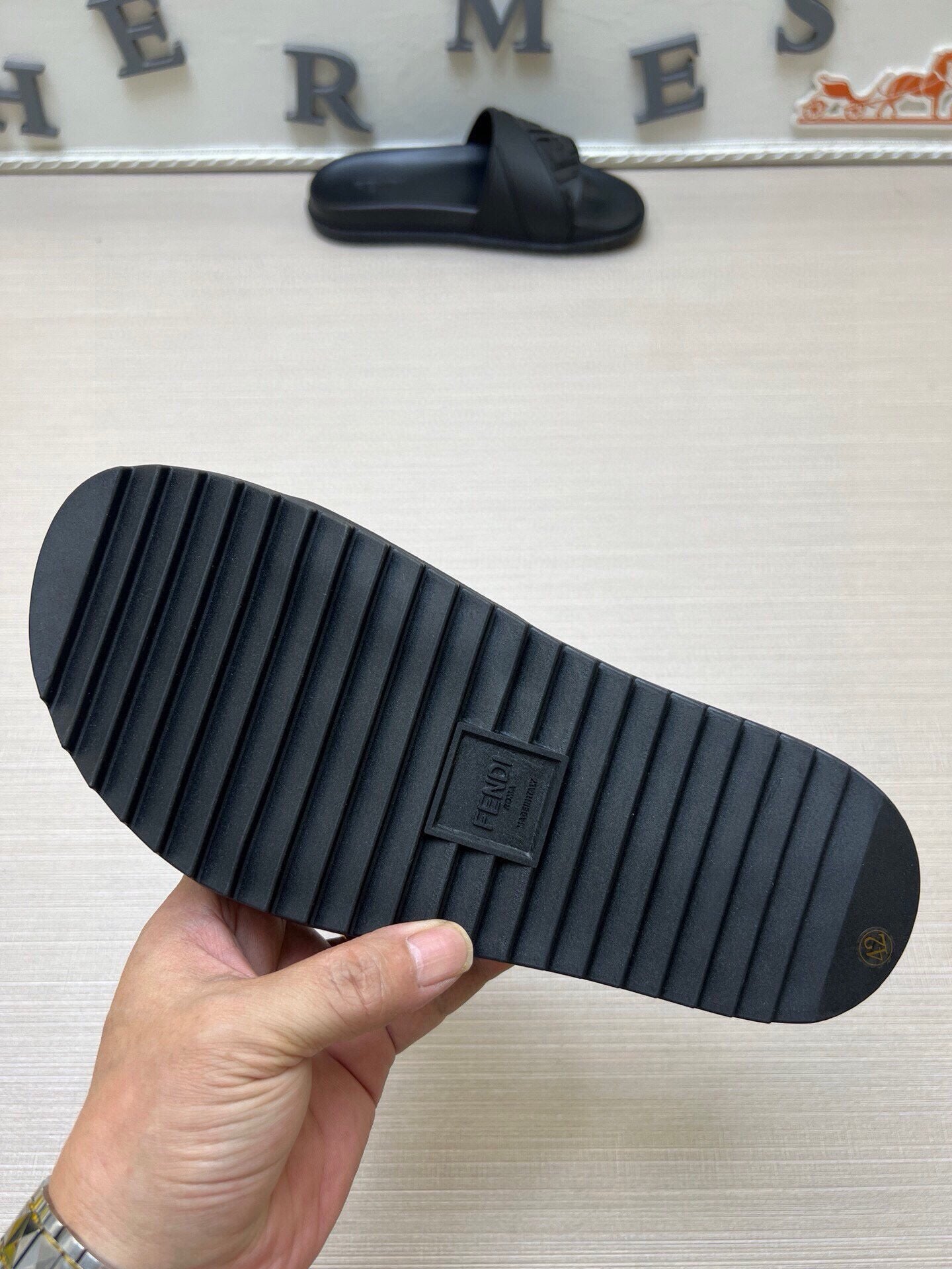 Z5Z35F281  Popular Slippers