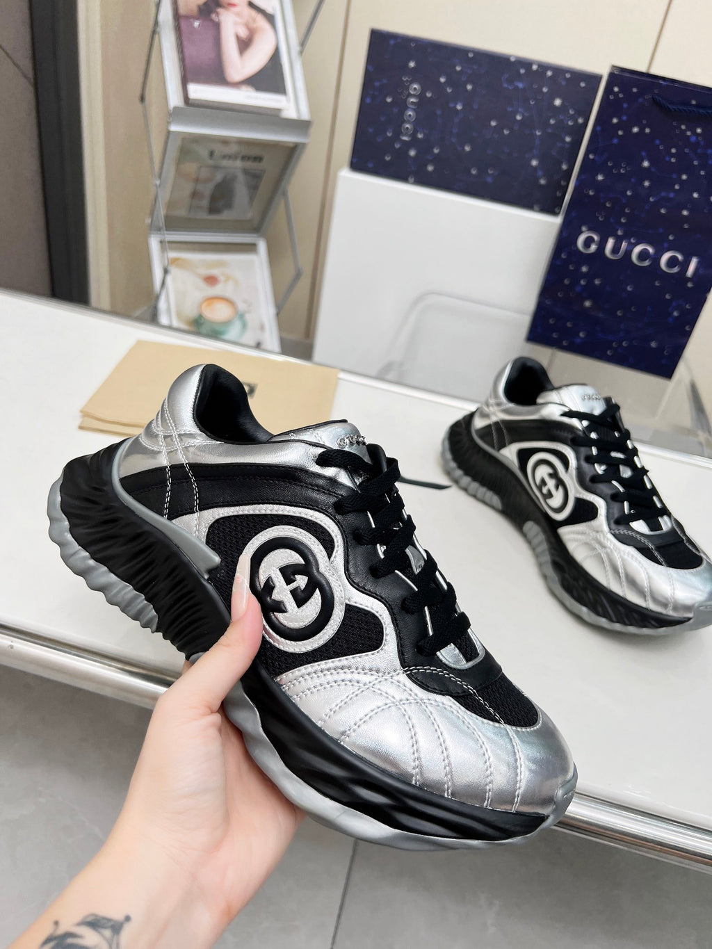 Z2Q95B172  Popular high-quality Shoes