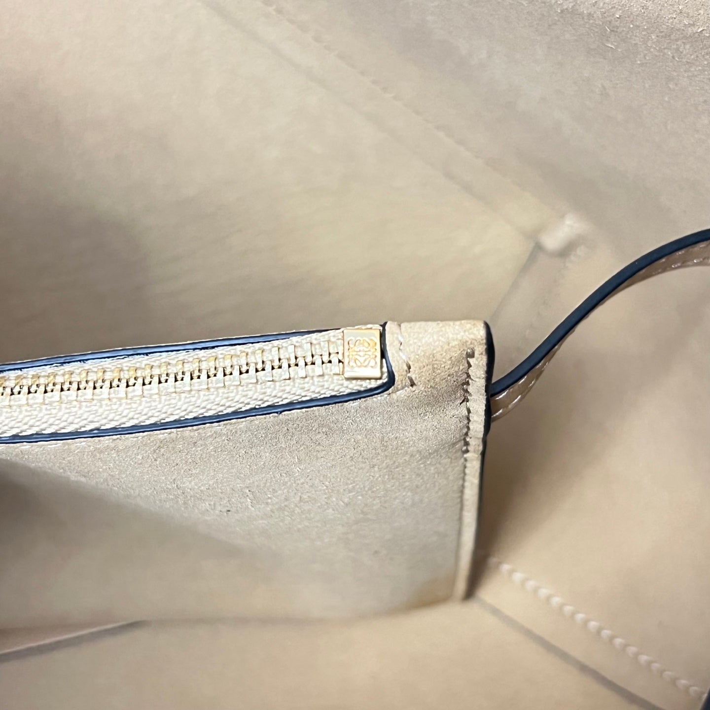 BB1R46A6 Popular leather bag