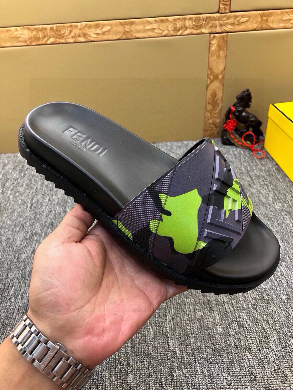 Z5Z35F284 Popular Slippers