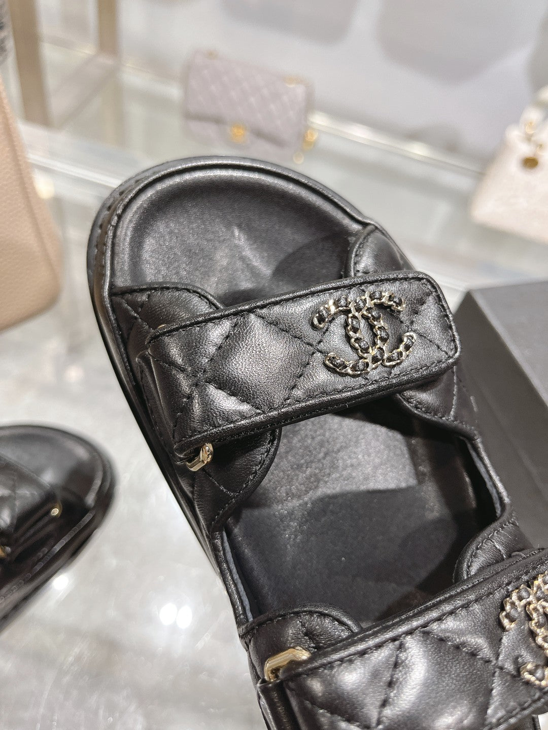 Z2R45C7  Popular leather shoes