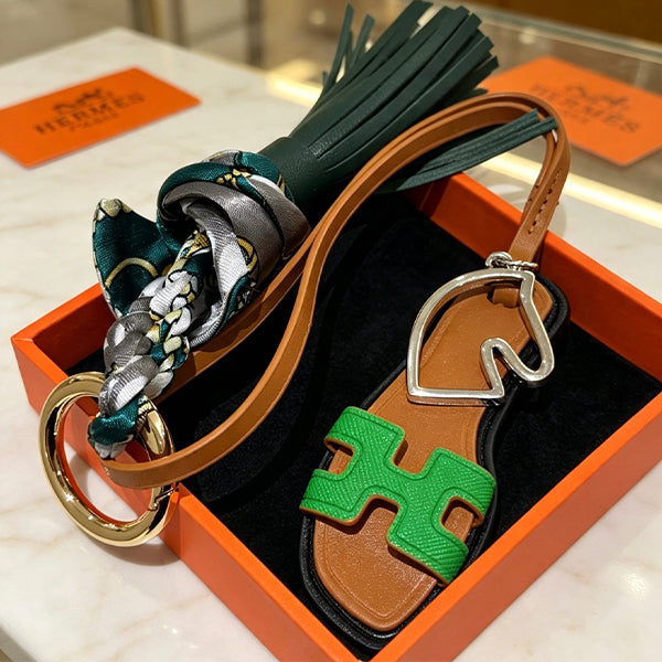 A1R76H105 Popular bag 's charms accessories