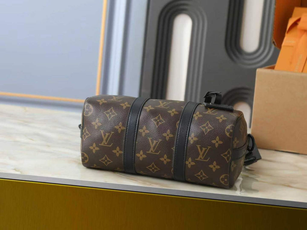 B1R76E53 Popular leather bag