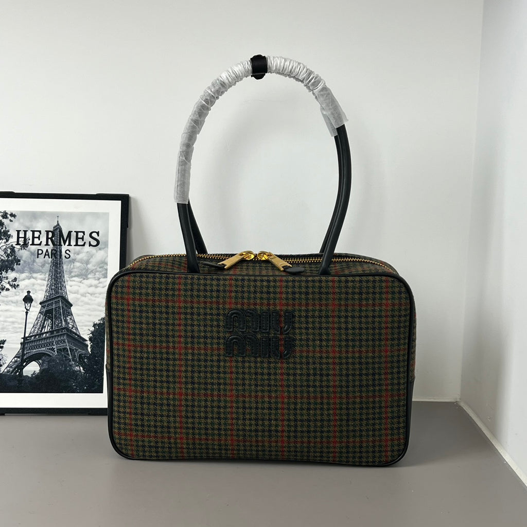 B1R15A46  Popular   bag