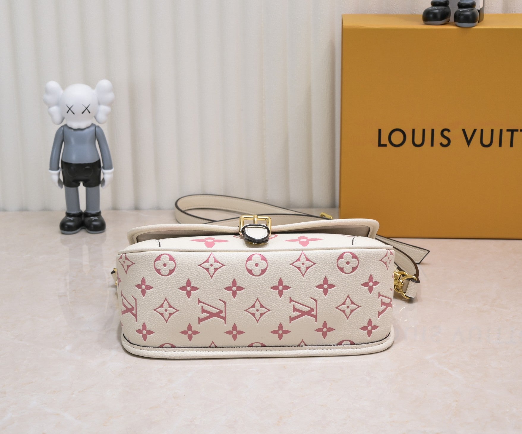 B1P36E40 Popular leather bag
