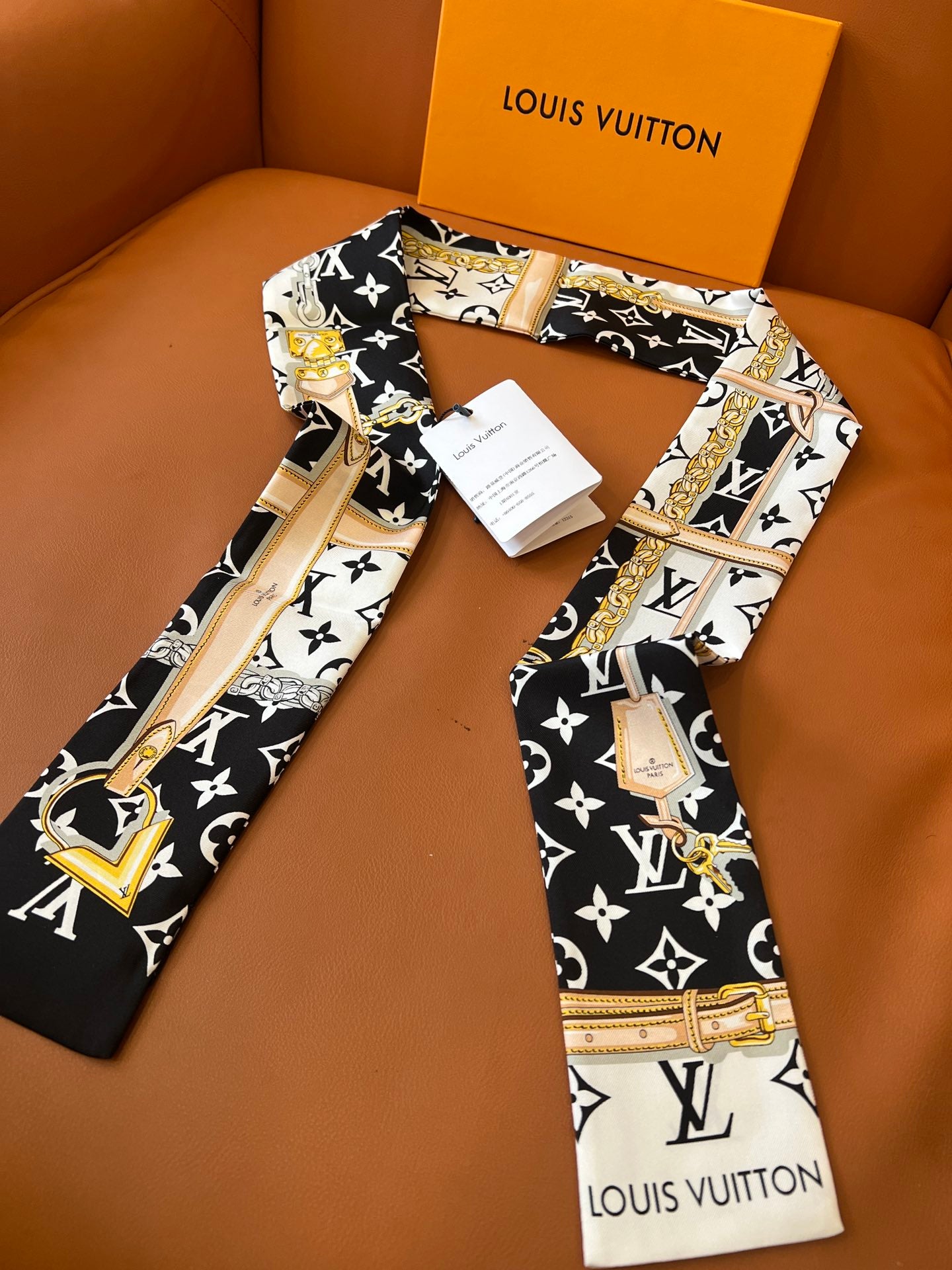 W1N55E92 Popular Silk Scarve