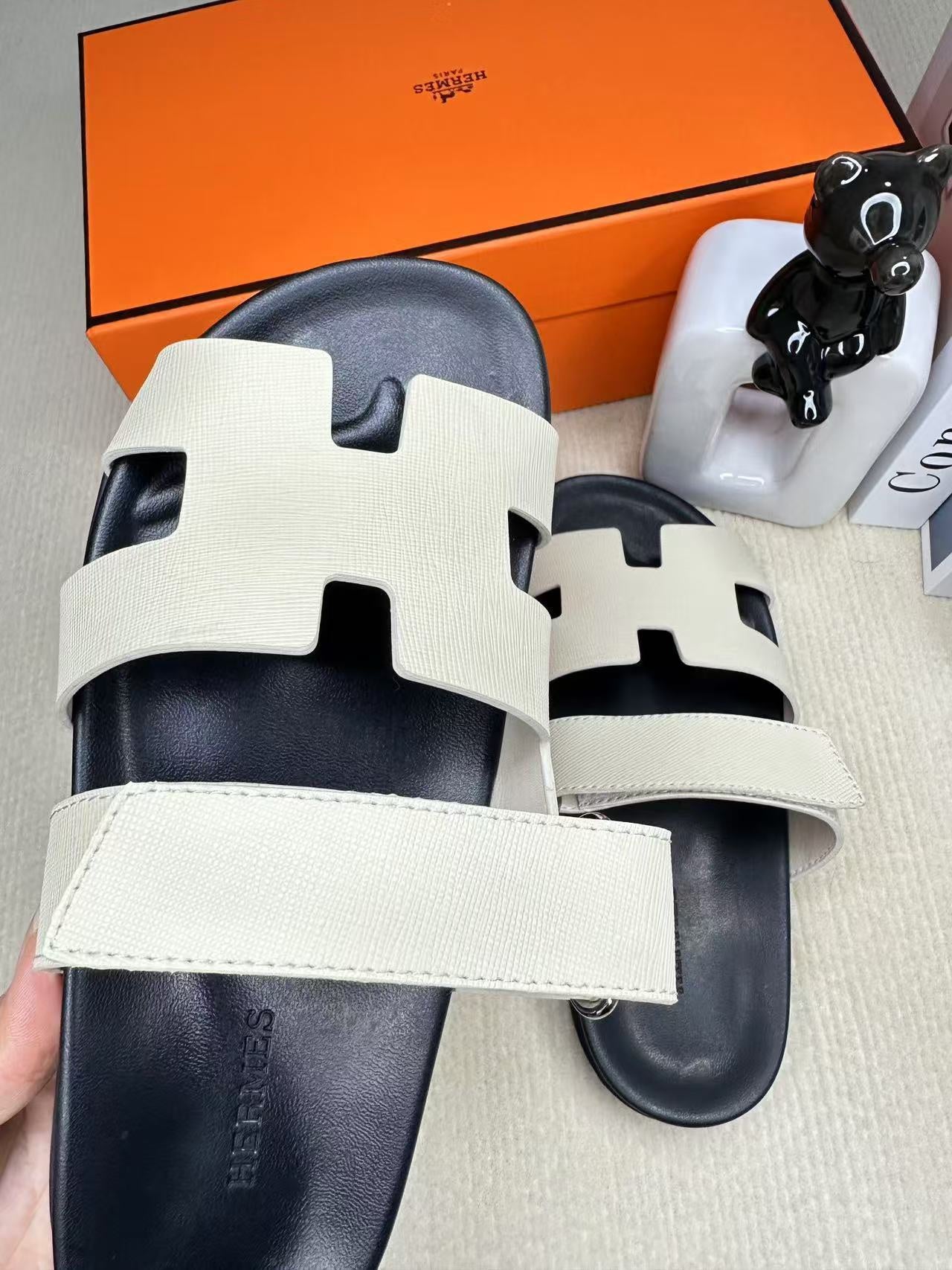 Z2Q55H28 Popular leather shoes