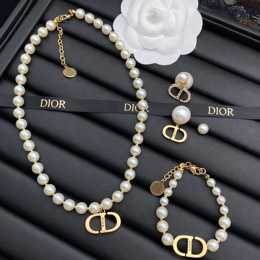 X1B62D166X Popular  Earrings. Bracelets. Necklaces