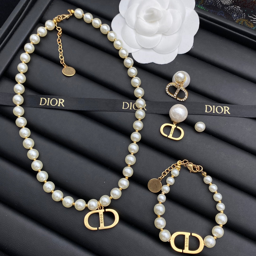 X1B62D166X Popular  Earrings. Bracelets. Necklaces