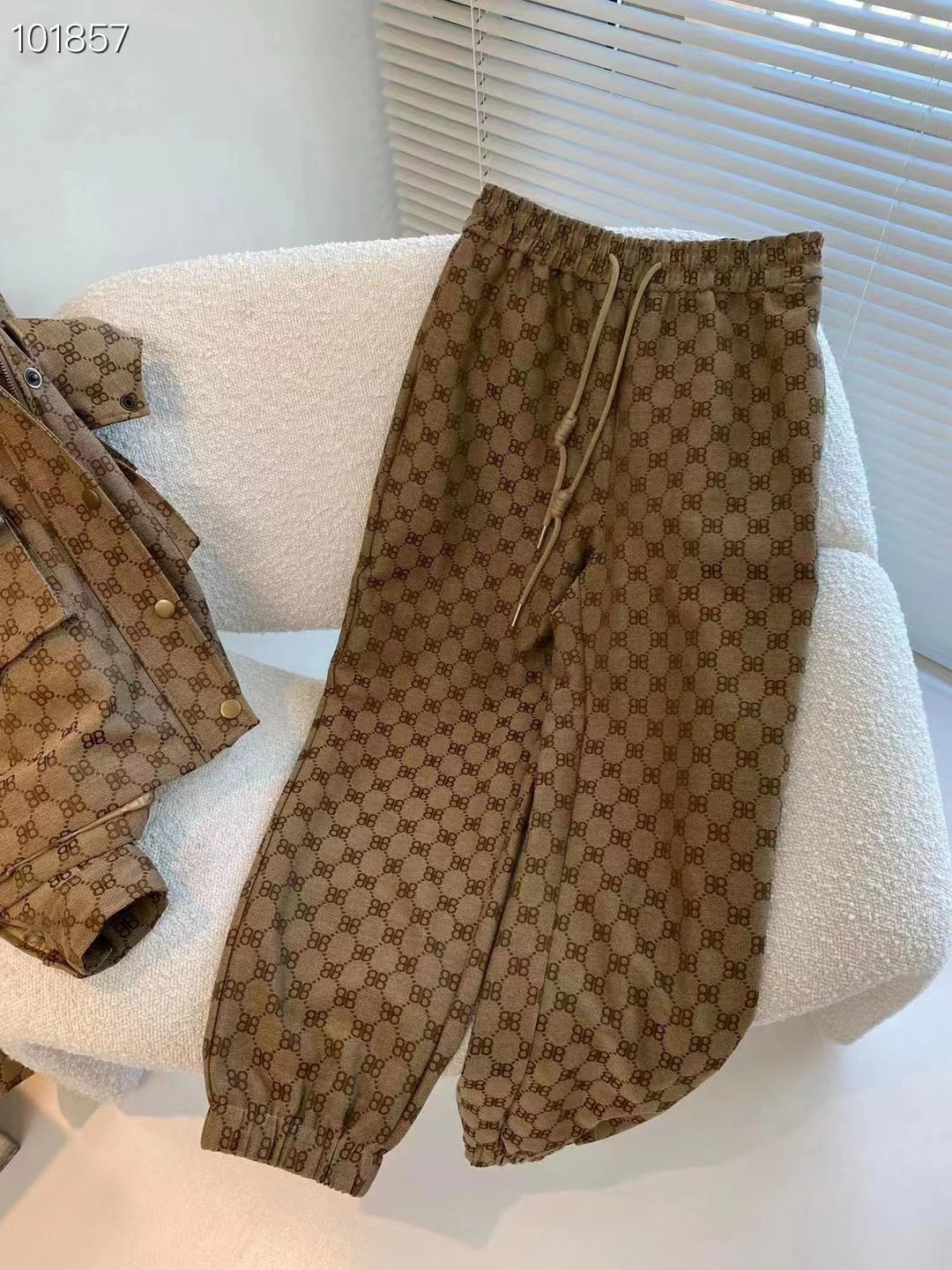 U1W35J10  Popular Pants