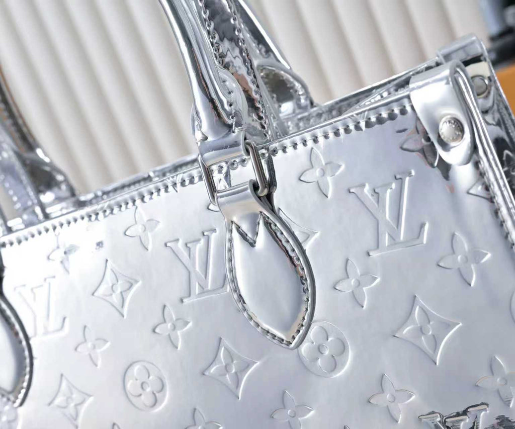 B1P36E36 Popular leather bag