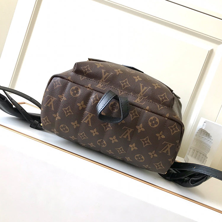 B1P11E70 Popular leather backpacks