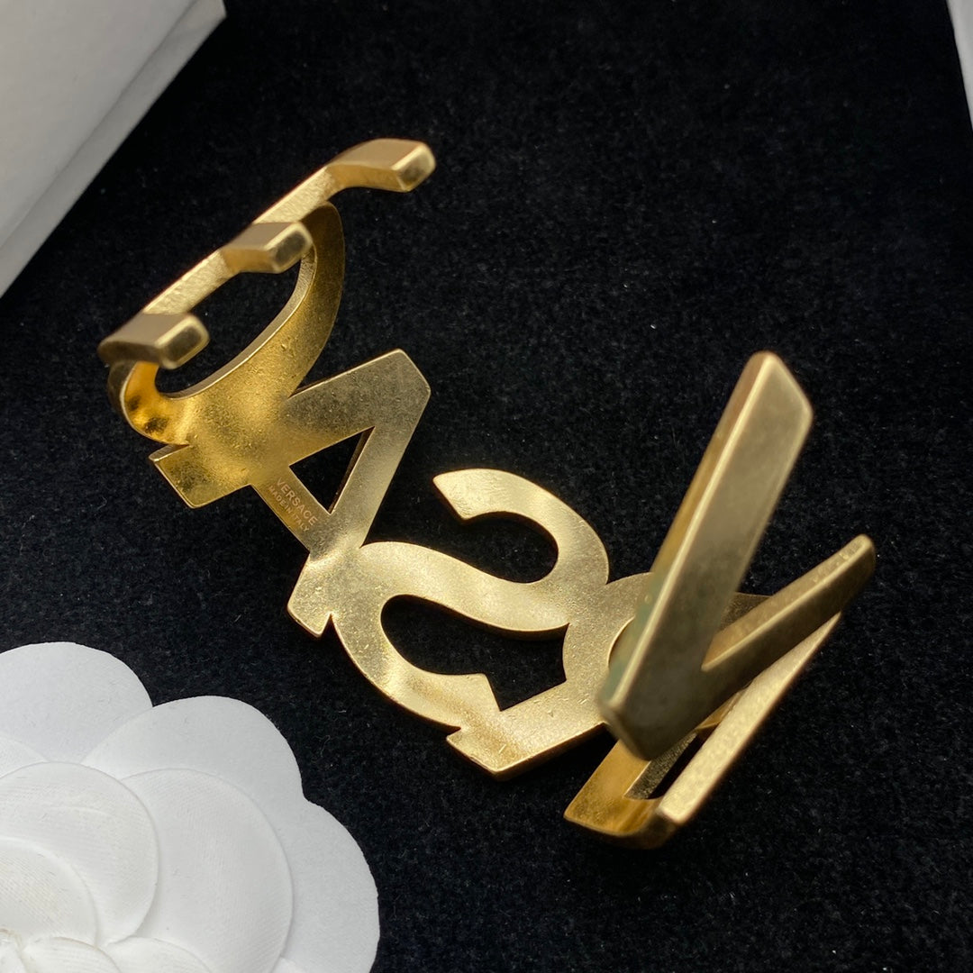 X1Q85W70K  Popular Bracelets