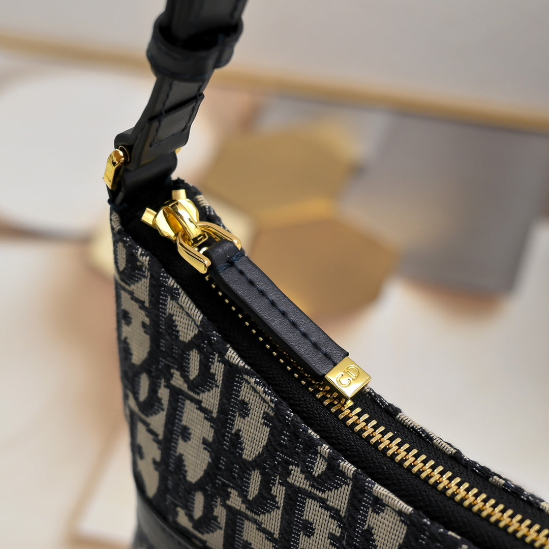 B1N165D100 Popular   leather bag