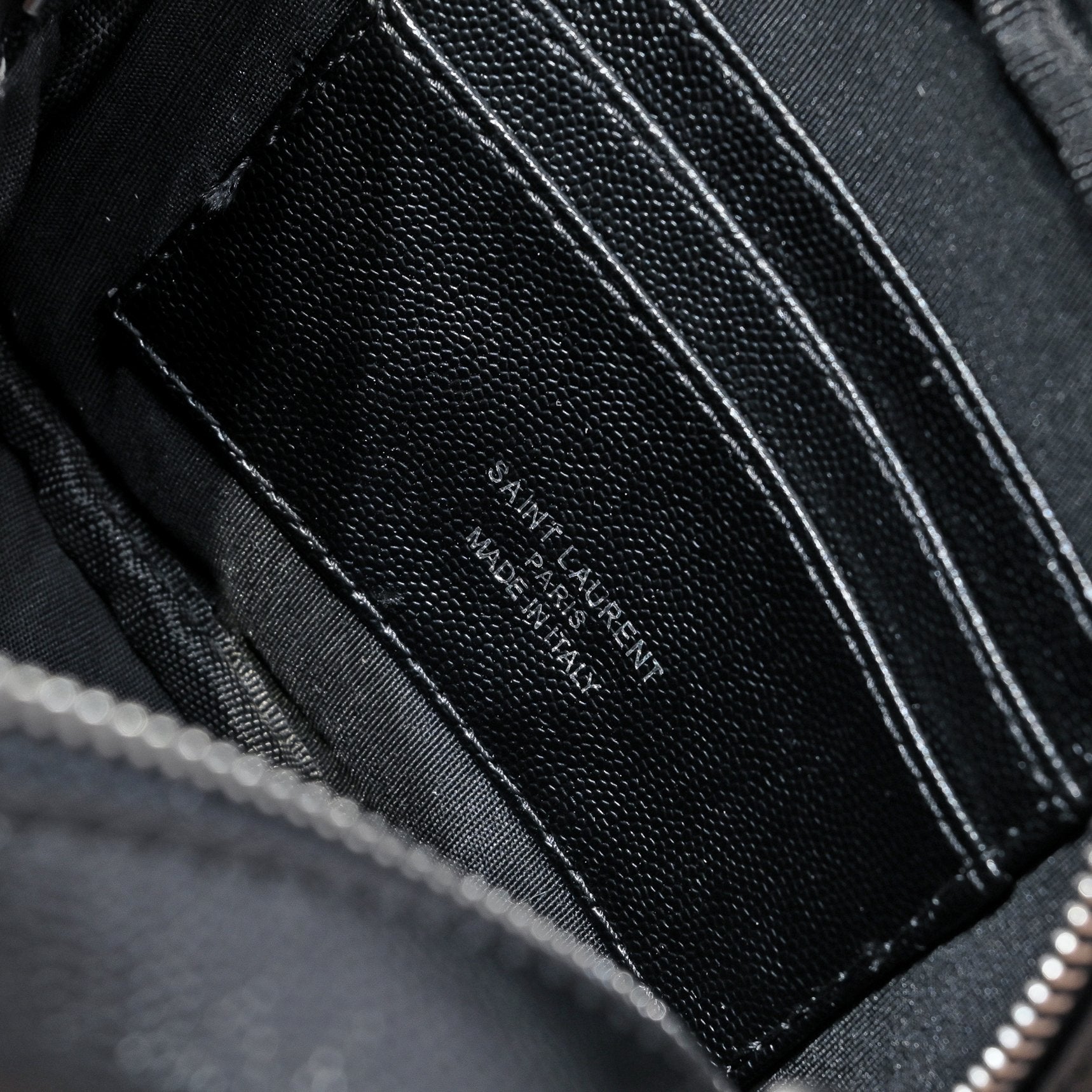 B1R46SL5  Popular leather bags