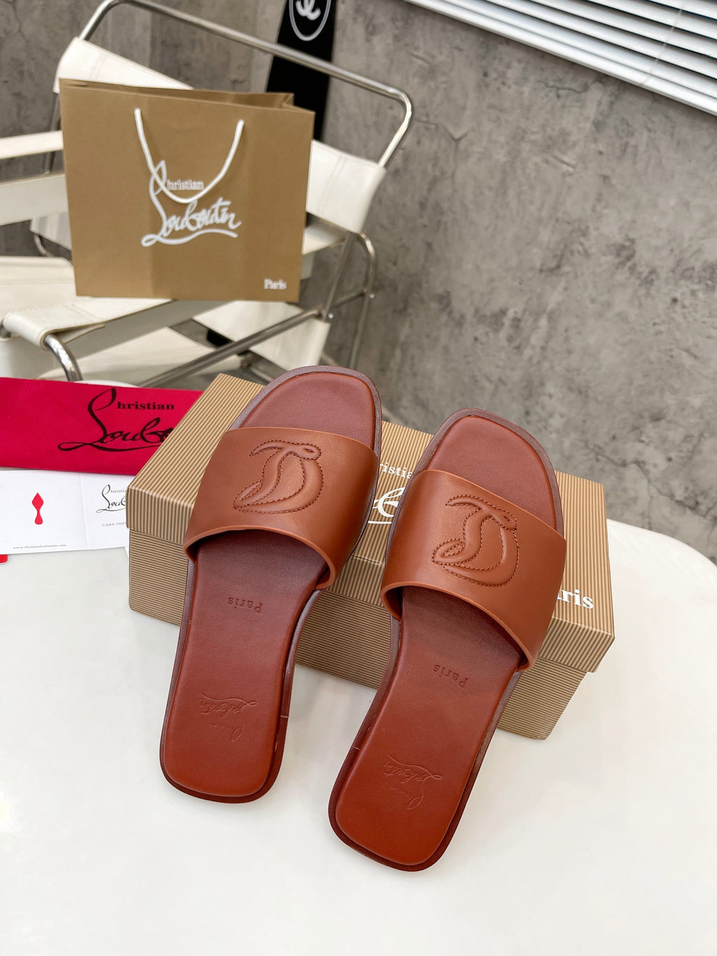 Z2XA32 Popular leather Slippers