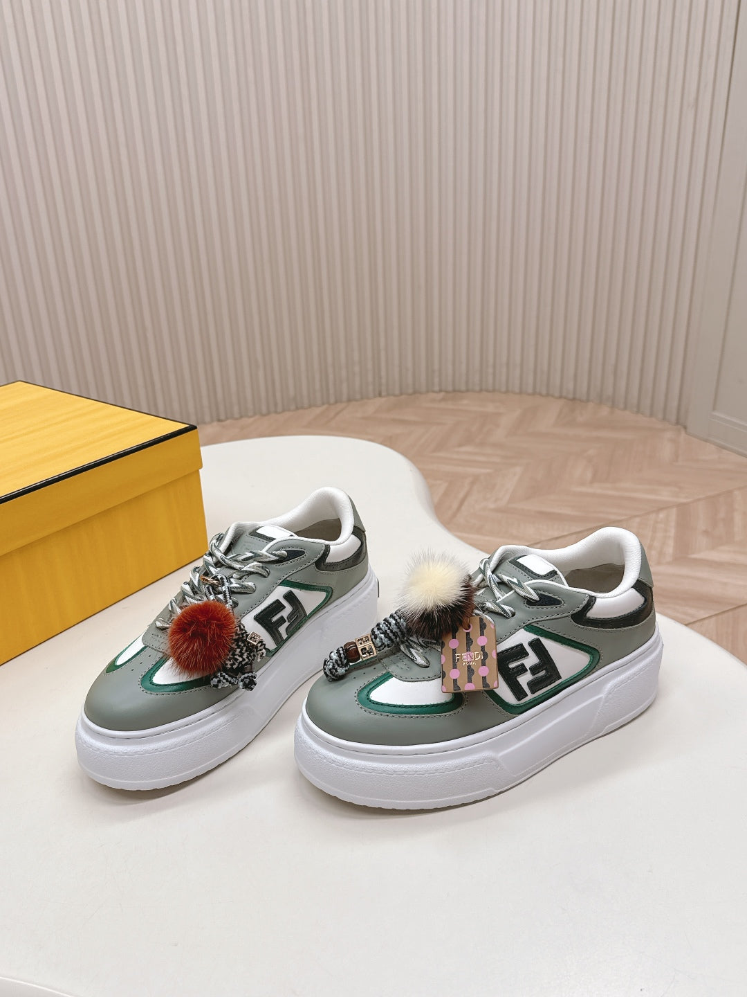 Z2Q105F417 Popular high-quality Shoes