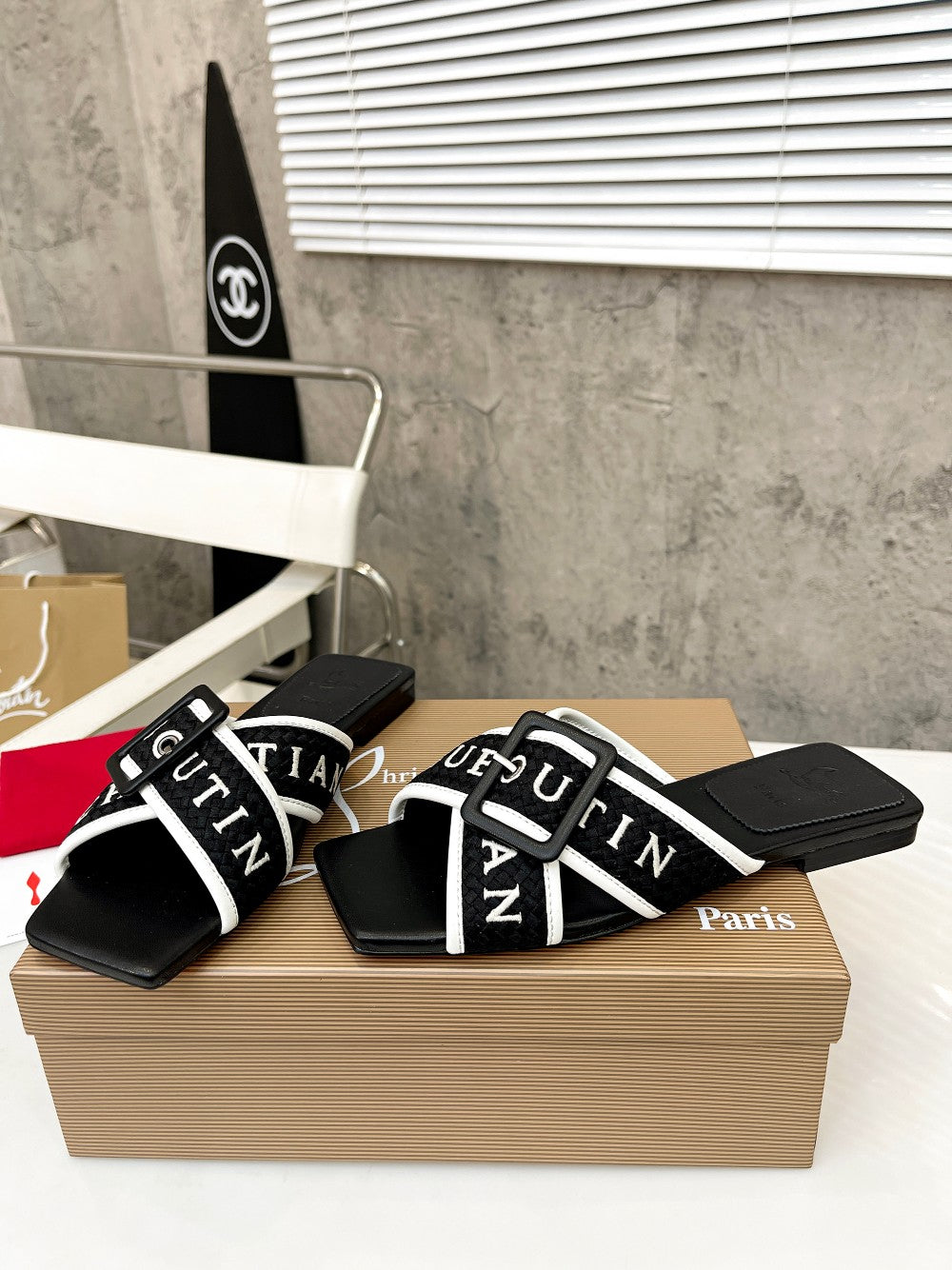 Z2ZA43 Popular leather Slippers