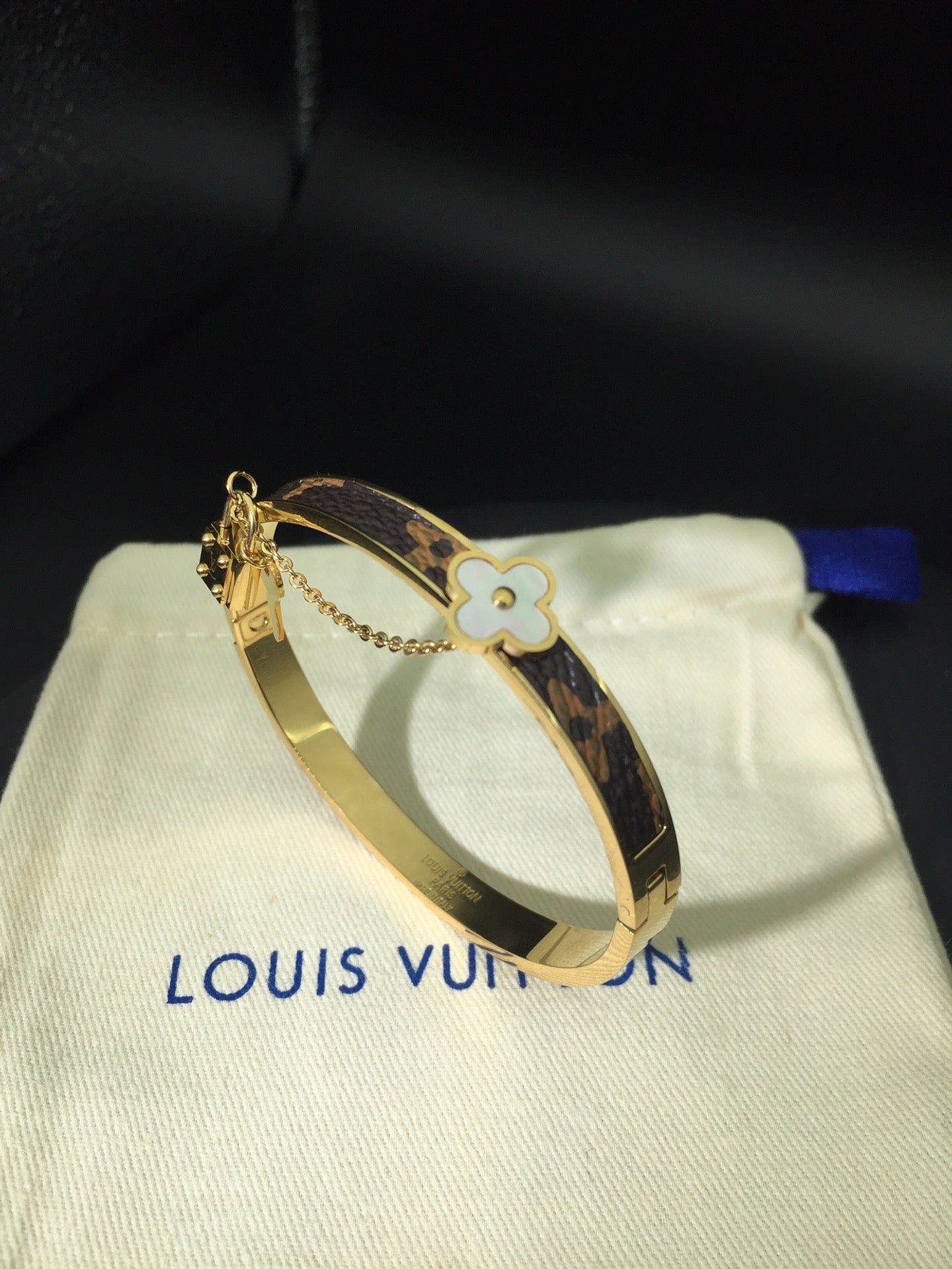 X1Q85E103K  Popular Bracelets