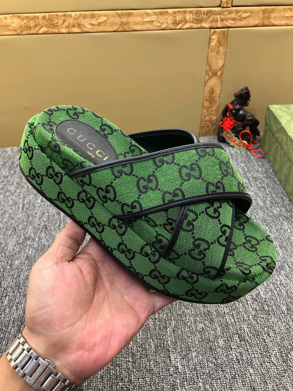Z5YB69 Popular Slippers