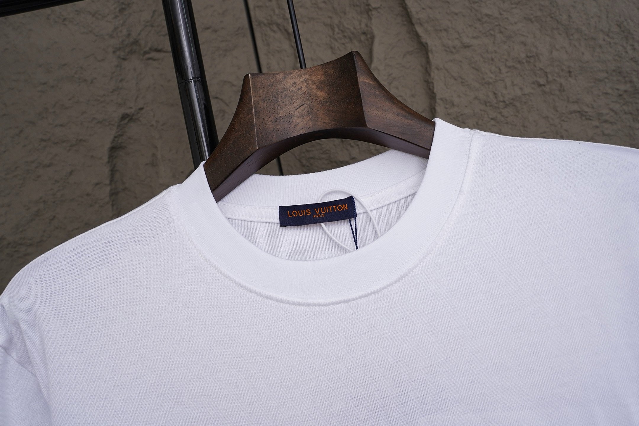 U1R76E17 Popular T-shirts