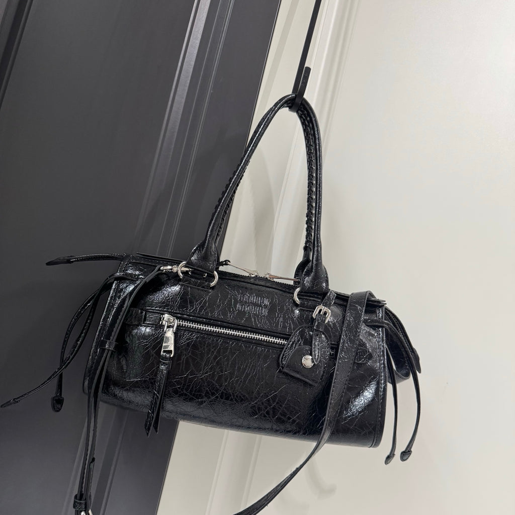 B1R76A21 Popular leather bag