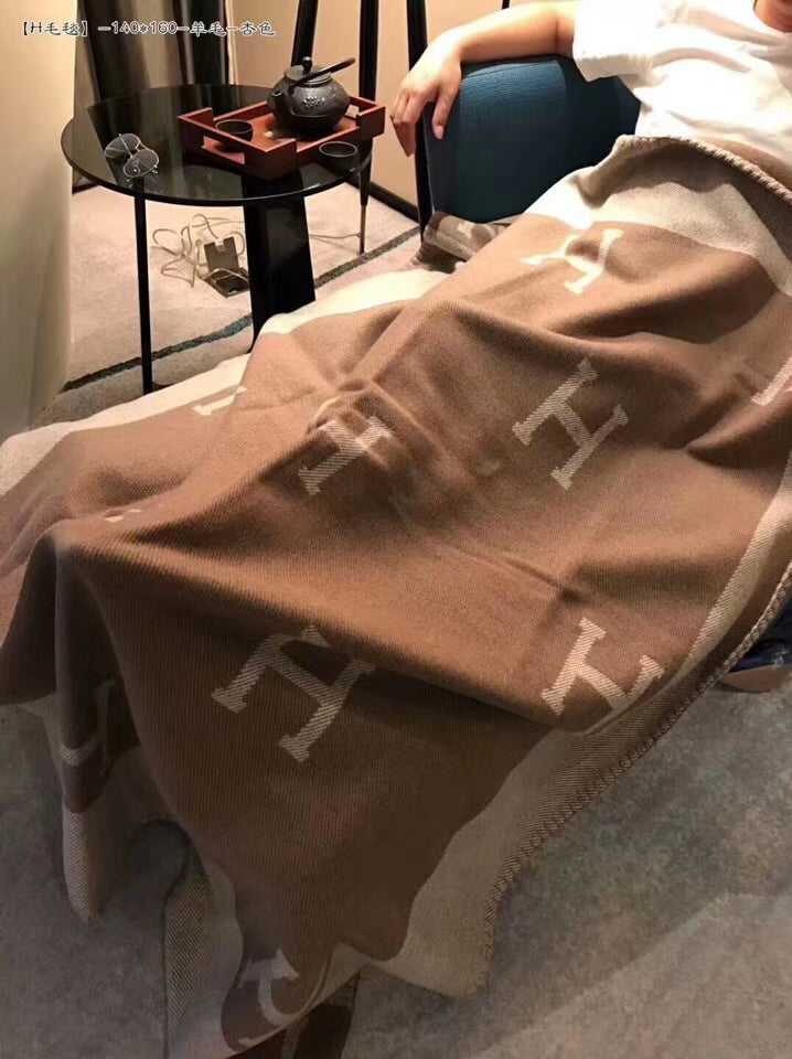 W1R86H28 Popular blanket