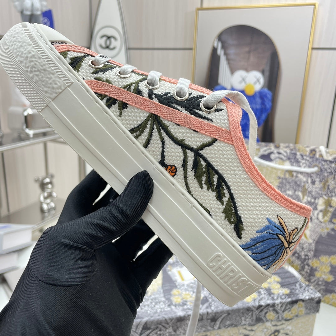 Z1XD66 Popular shoes