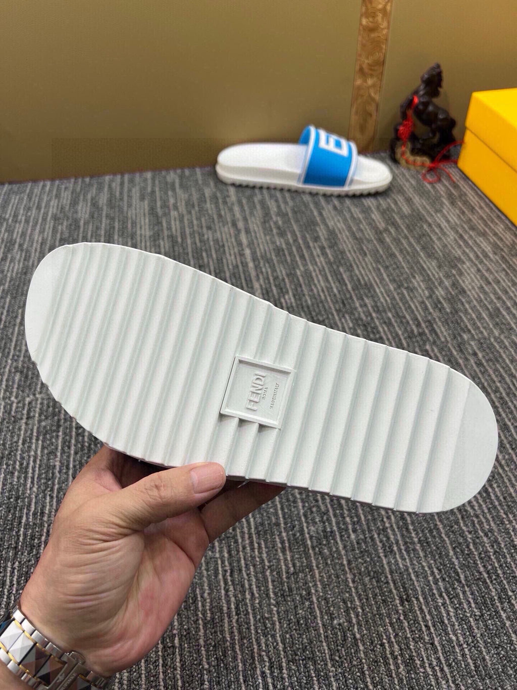 Z5Z35F287 Popular Slippers