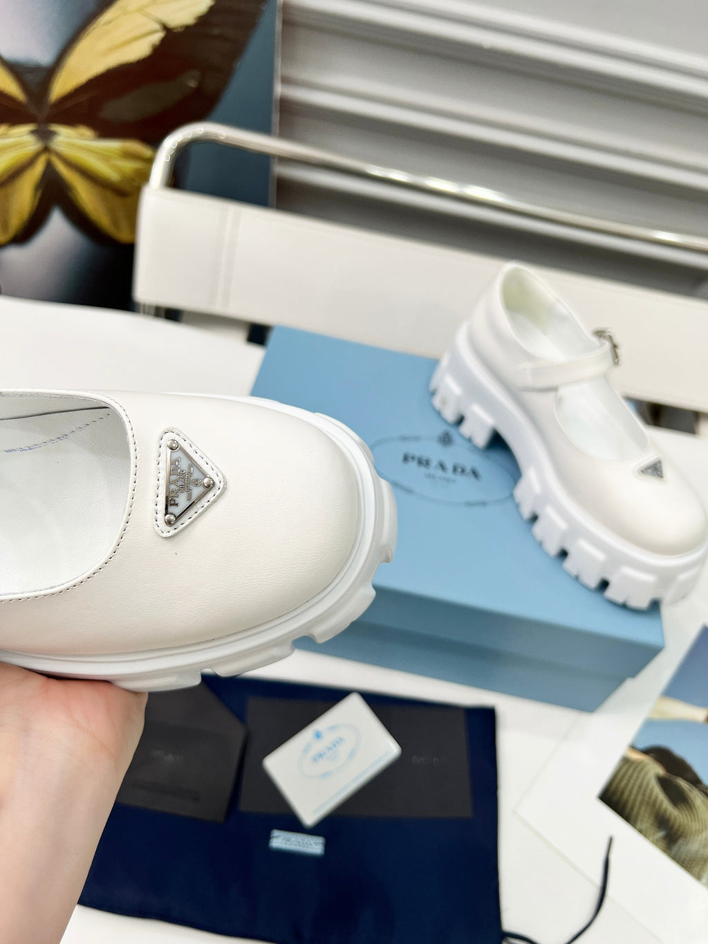 Z2Q95P143  Popular high-quality leather Shoes