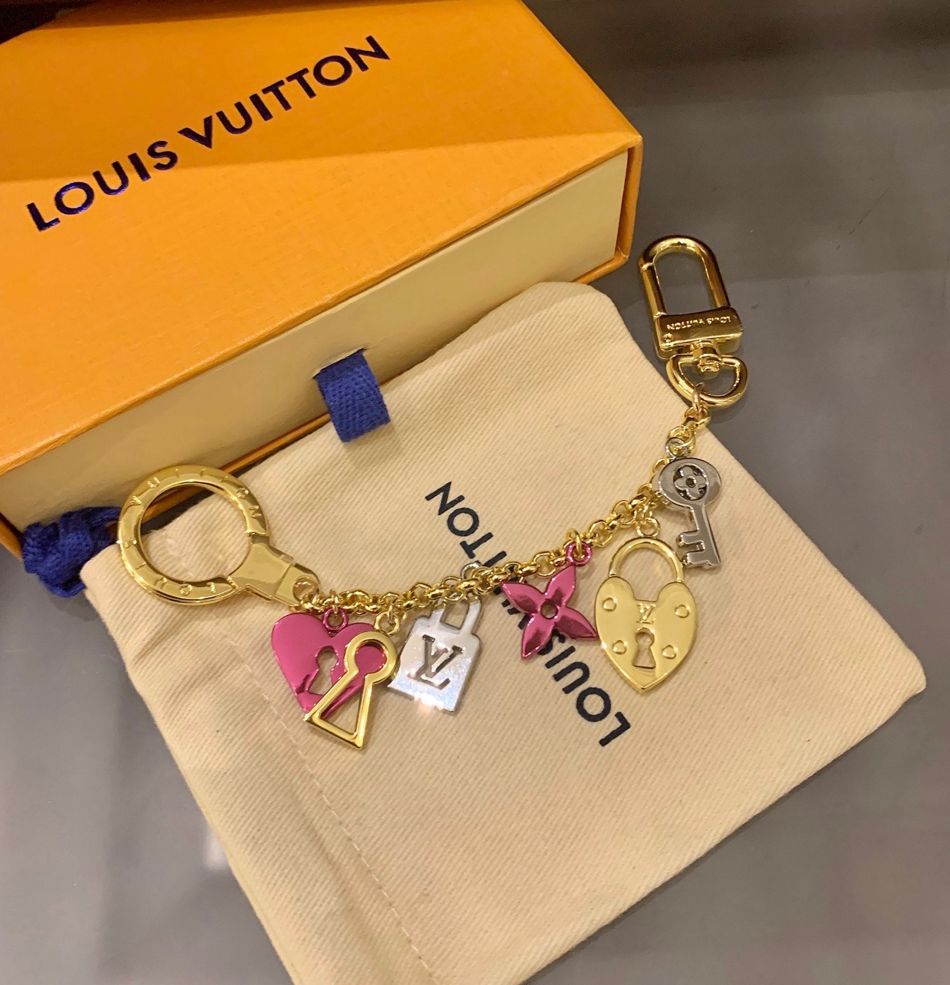 A1Q95E12 Popular bag 's charms accessories