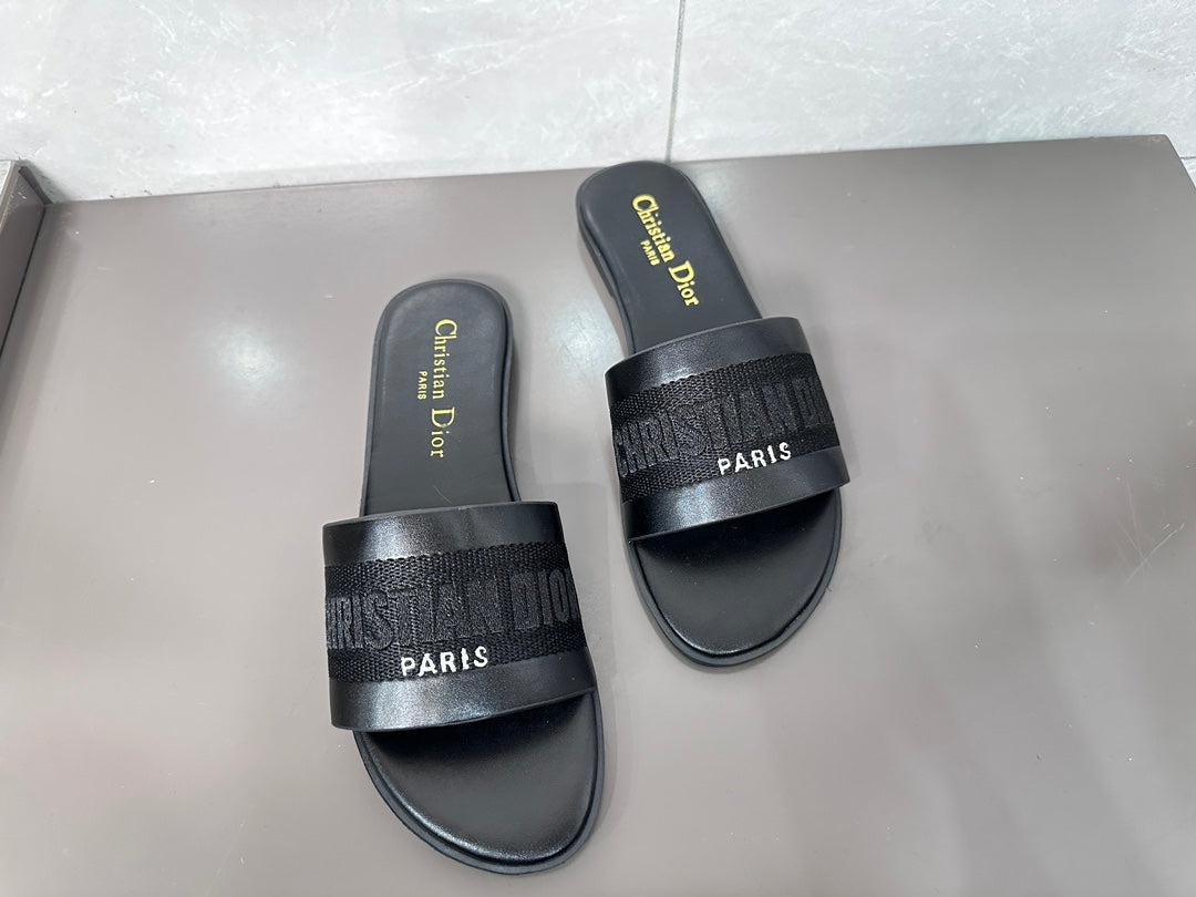 Z1ZD32 Popular slippers