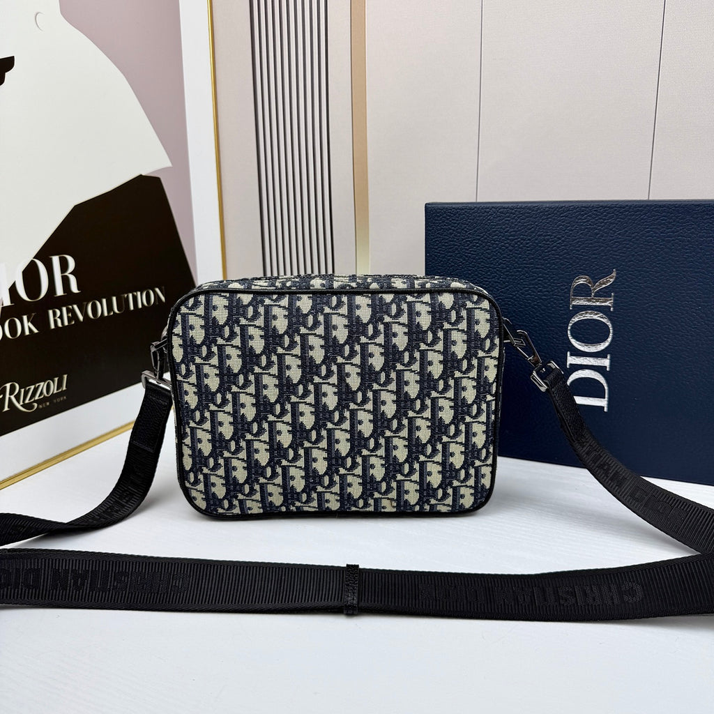B1R15D66  Popular  bag
