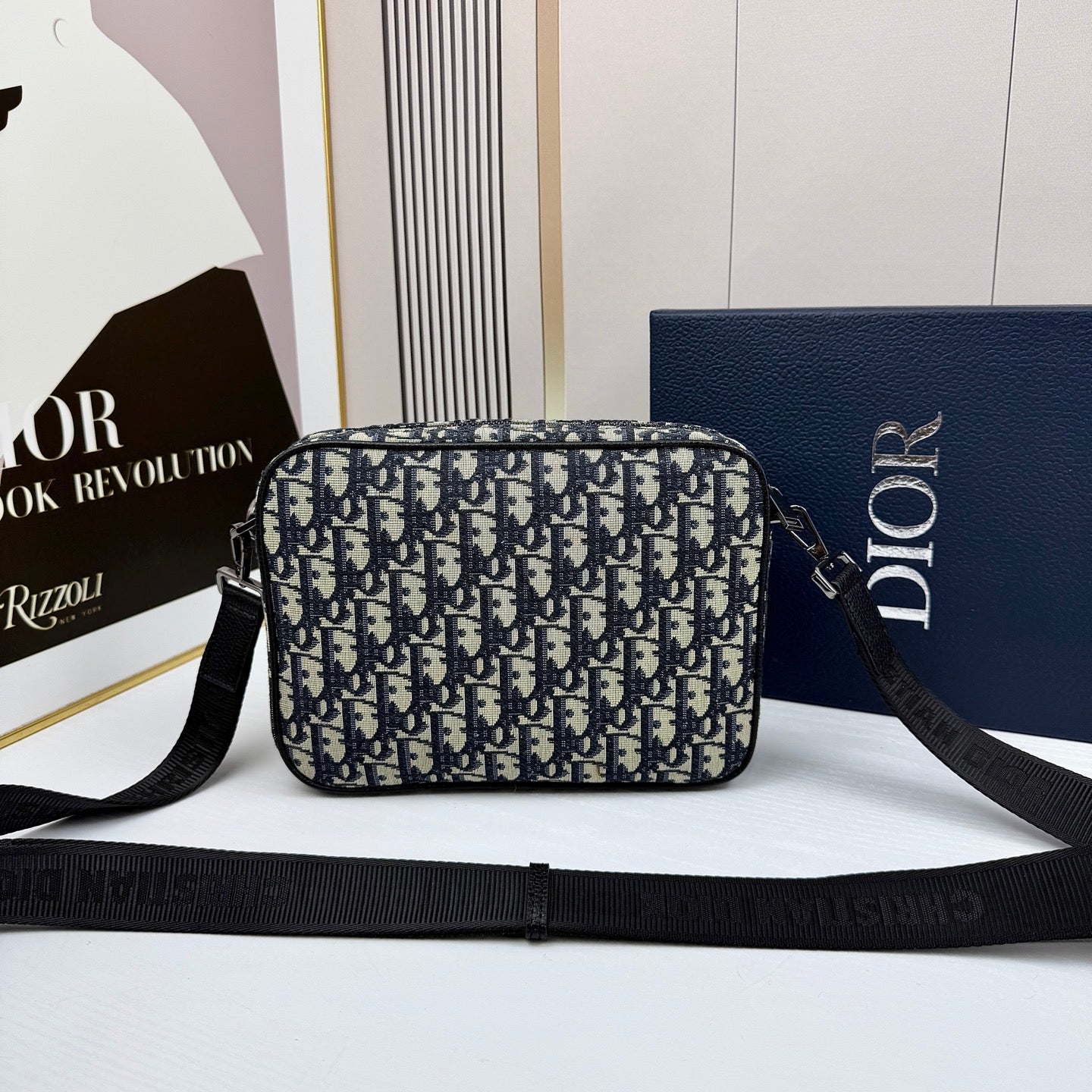 B1R15D66  Popular  bag
