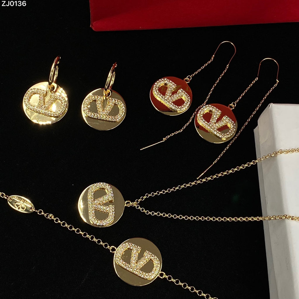 X1Q85VL432X Popular Necklaces. Bracelets. Earrings