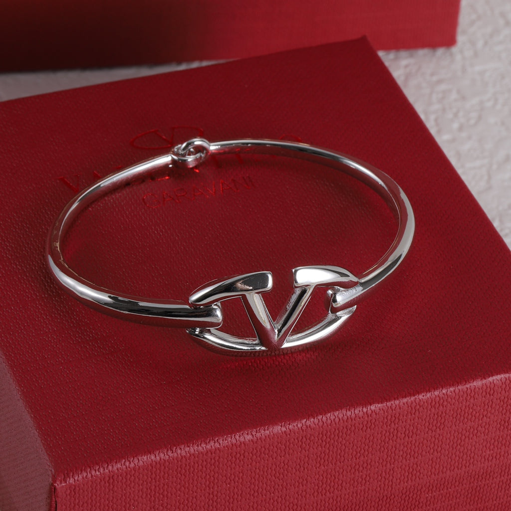 X1Z34VL354K  Popular Bracelets