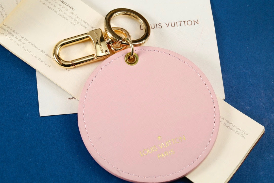 A1Q105E22 Popular bag 's charms accessories